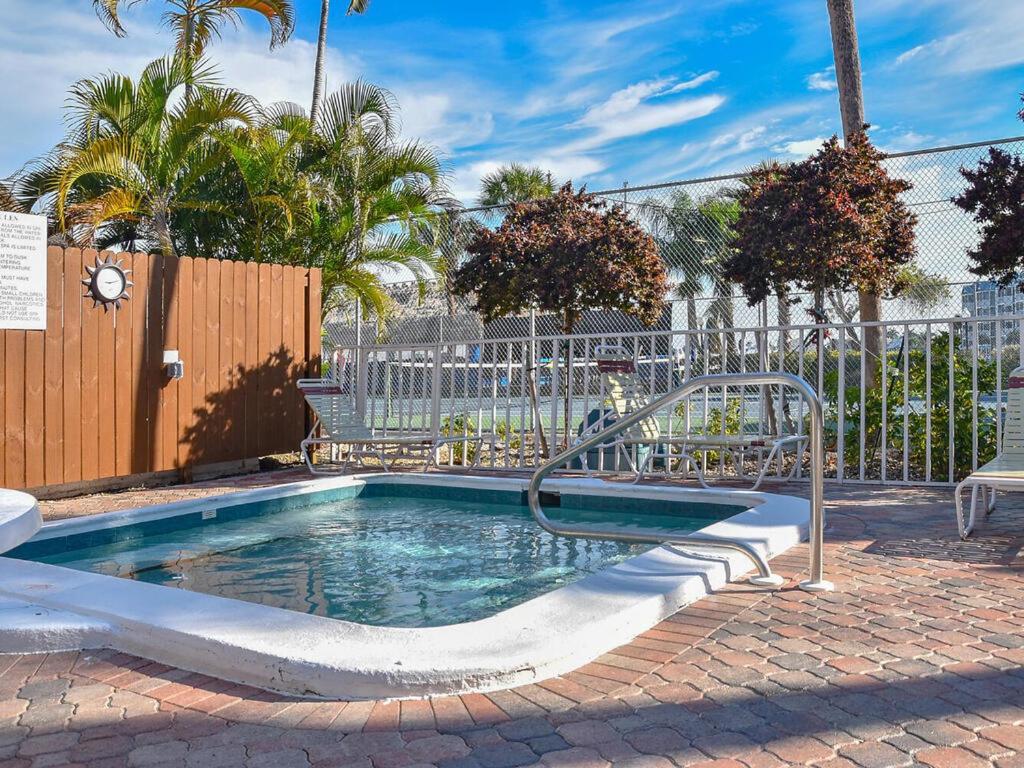 Knot A Care Remodeled Direct Water Access Condo With Ocean And Pool Views Now Sleeps Six Pulau Marco Luaran gambar